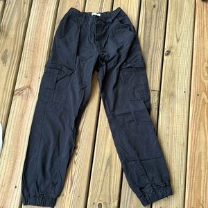 BLACK AEROPOSTALE CARGO PANTS SIZE XS